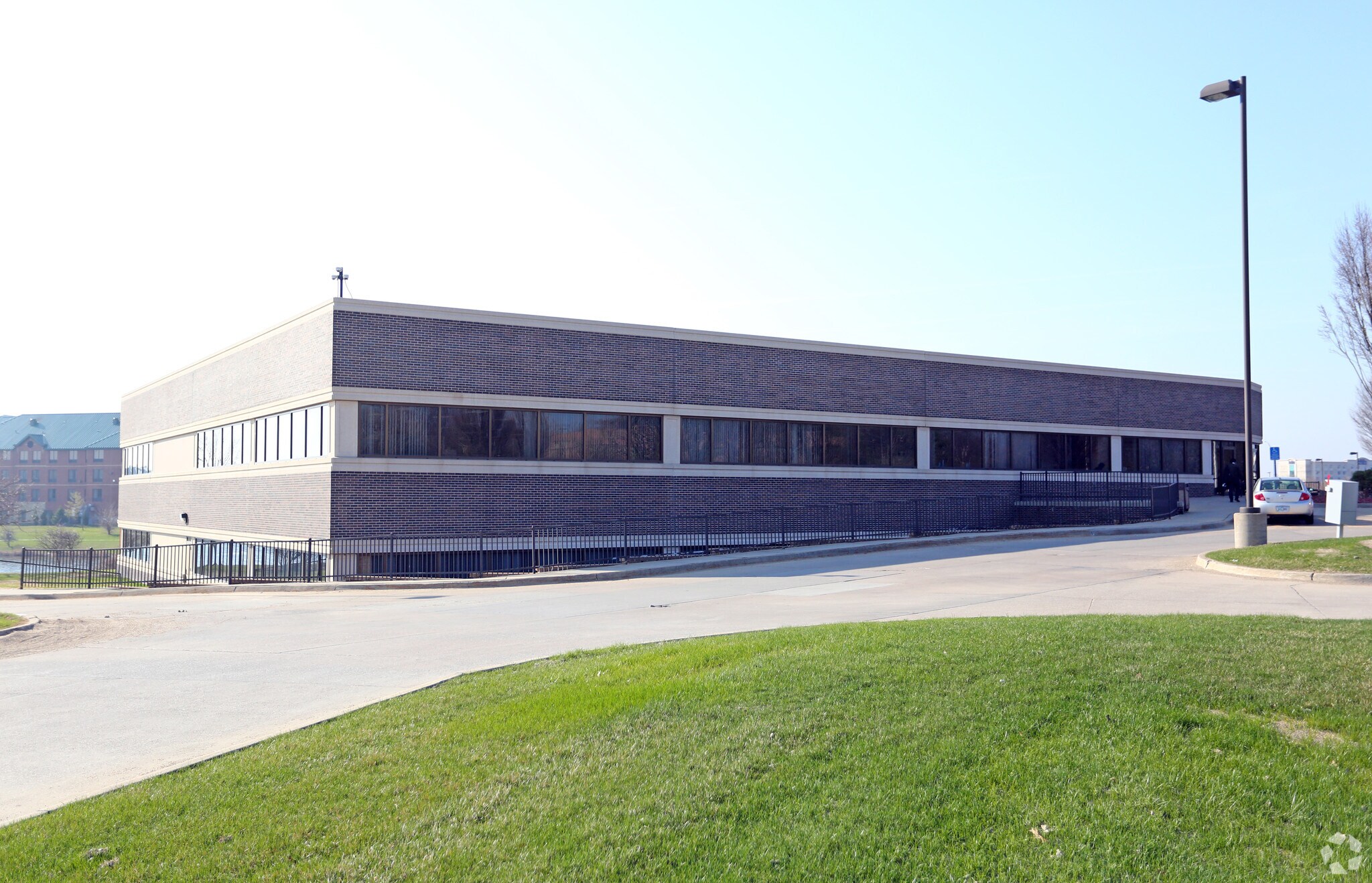 7100 Westown Pky, West Des Moines, IA for sale Primary Photo- Image 1 of 1