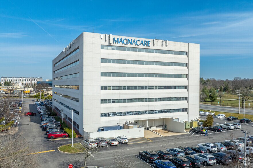 1600 Stewart Ave, Westbury, NY for lease - Building Photo - Image 1 of 18