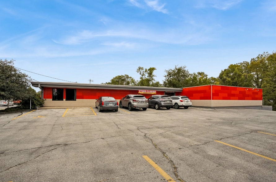 4931 Douglas Ave, Des Moines, IA for sale - Building Photo - Image 2 of 22