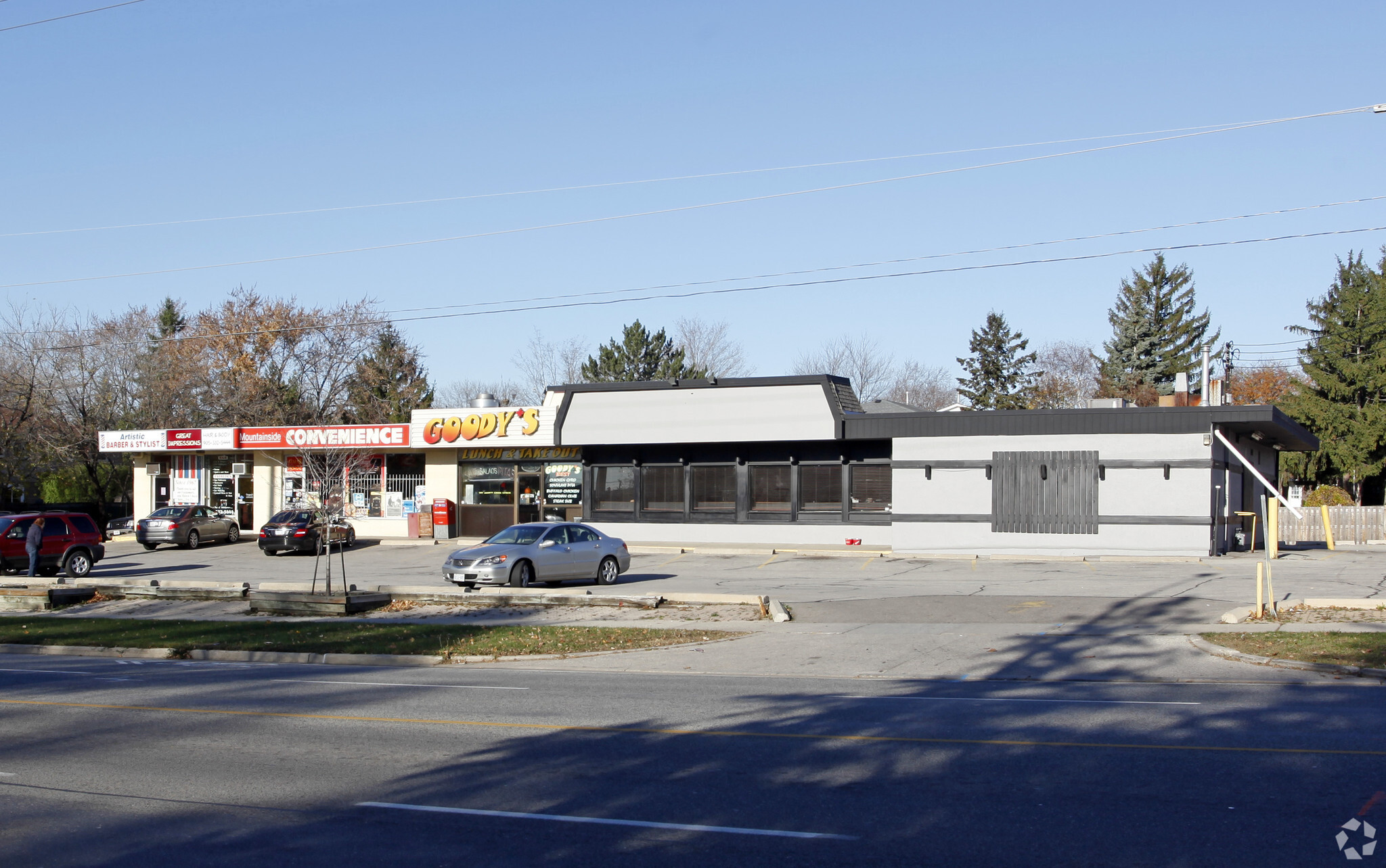 2473 Mountainside Dr, Burlington, ON for lease Primary Photo- Image 1 of 4