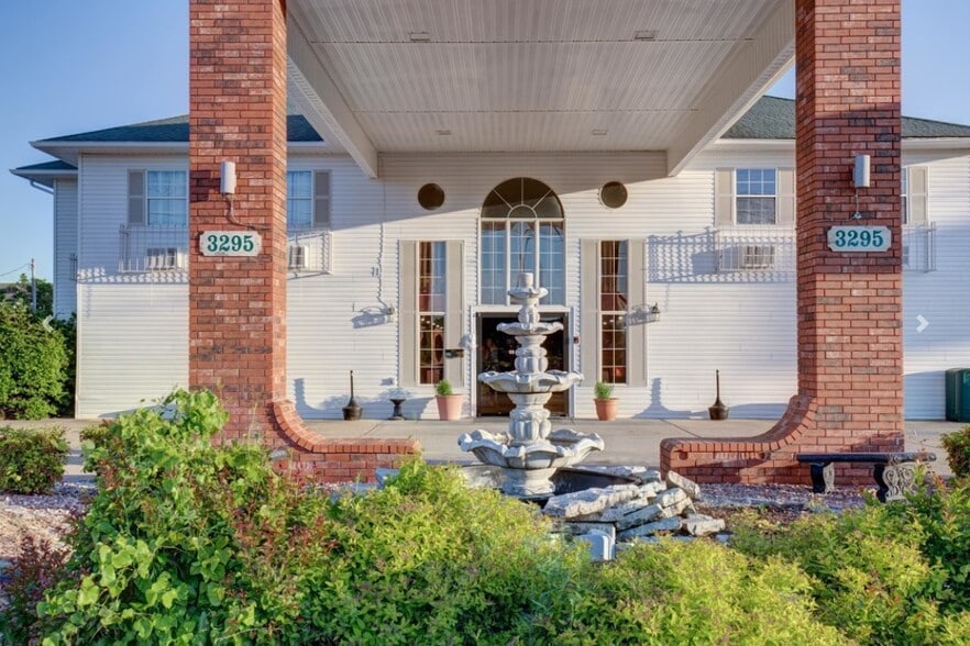 3295 Shepherd of the Hills Expy, Branson, MO for sale - Building Photo - Image 1 of 1