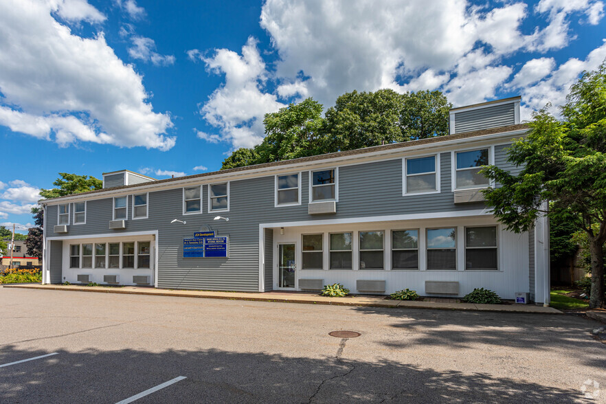 192 Worcester St, Natick, MA for lease - Building Photo - Image 3 of 4