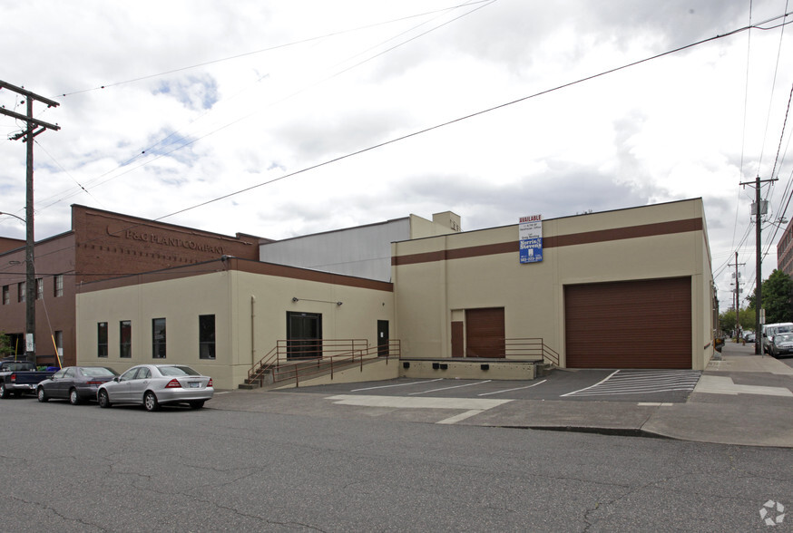 602 SE Salmon St, Portland, OR for lease - Building Photo - Image 1 of 2