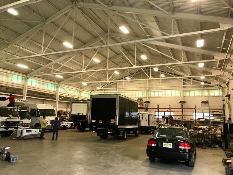 4001-4017 Dell Ave, North Bergen, NJ for lease - Building Photo - Image 3 of 8