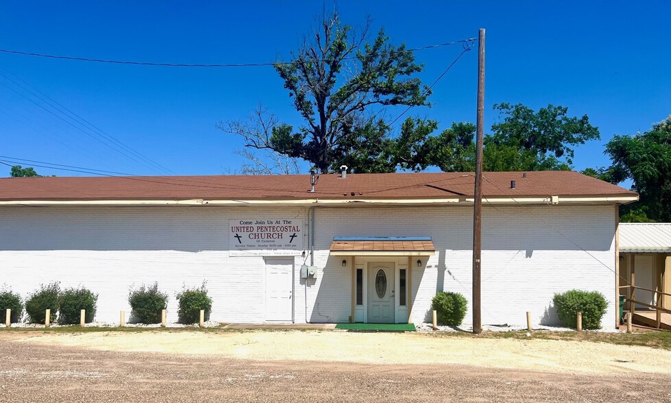 707 W Main St, Cameron, TX for sale - Primary Photo - Image 1 of 1