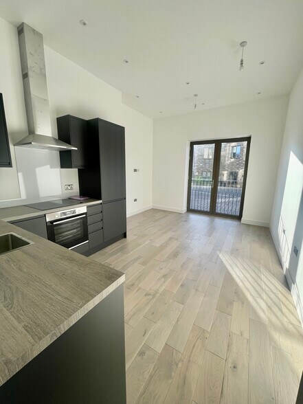 78A Westmead Rd, Sutton for sale - Interior Photo - Image 1 of 1