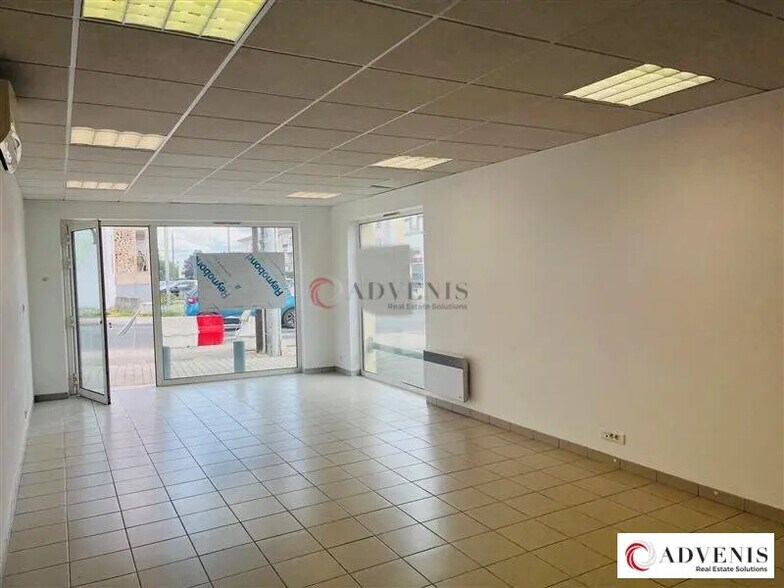 Retail in Eysines for lease - Interior Photo - Image 3 of 5