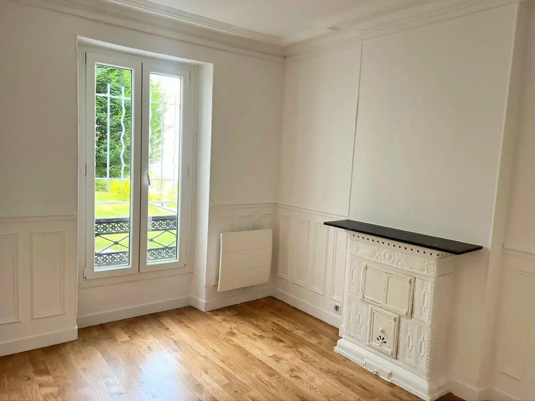 Office in Paris for lease Building Photo- Image 1 of 9