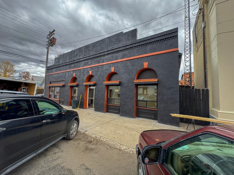 302 Missouri Ave, Deer Lodge, MT for sale - Primary Photo - Image 1 of 40