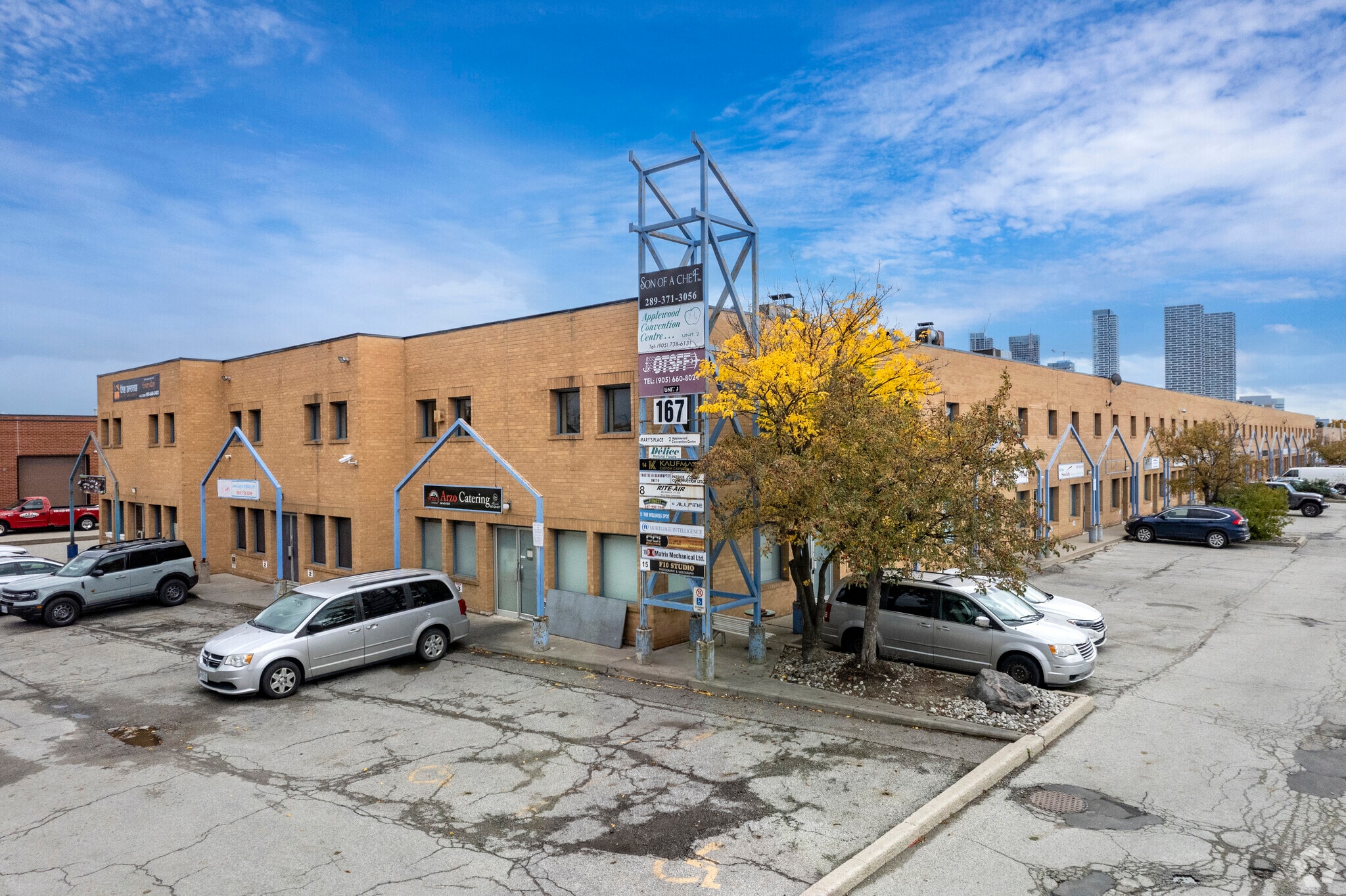 167 Applewood Cres, Vaughan, ON for sale Primary Photo- Image 1 of 1