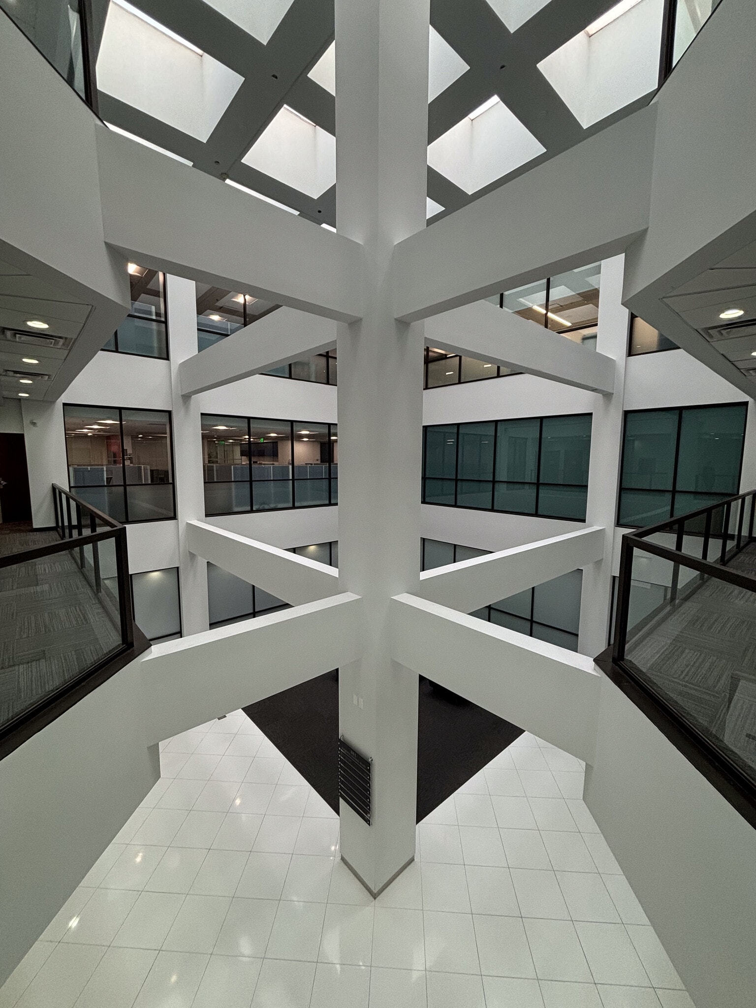 881 Elkridge Landing Rd, Linthicum, MD for lease Interior Photo- Image 1 of 5