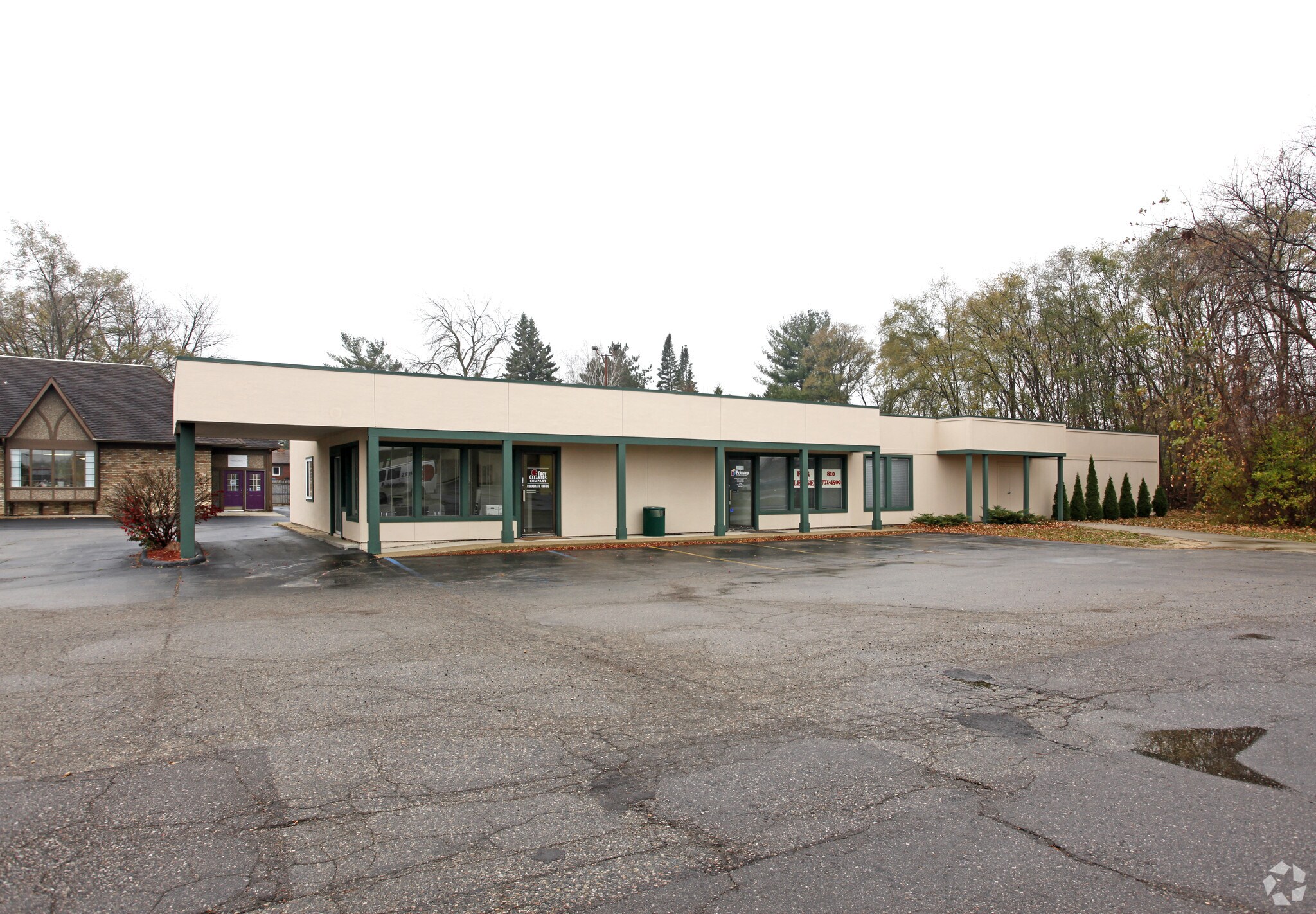 6046 Fenton Rd, Flint, MI for sale Primary Photo- Image 1 of 1