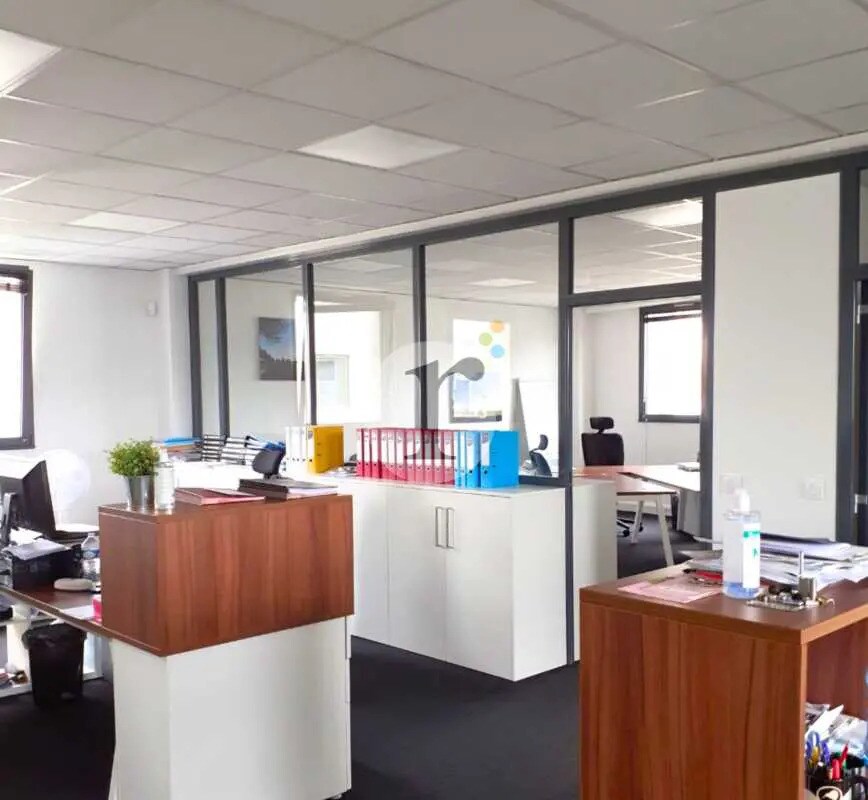 Office in VILLENEUVE-D'ASCQ for lease Interior Photo- Image 1 of 7