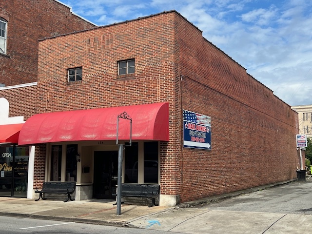 134 S 3rd St, Smithfield, NC for lease - Building Photo - Image 1 of 6