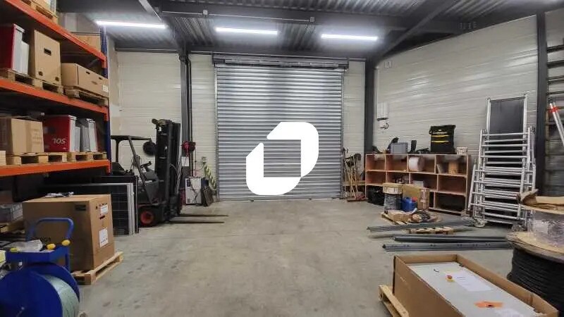 Flex in Canéjan for lease - Interior Photo - Image 2 of 8