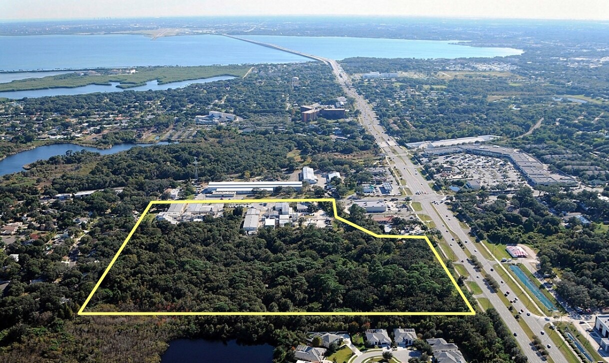 1585 10th St S, Safety Harbor, FL 34695