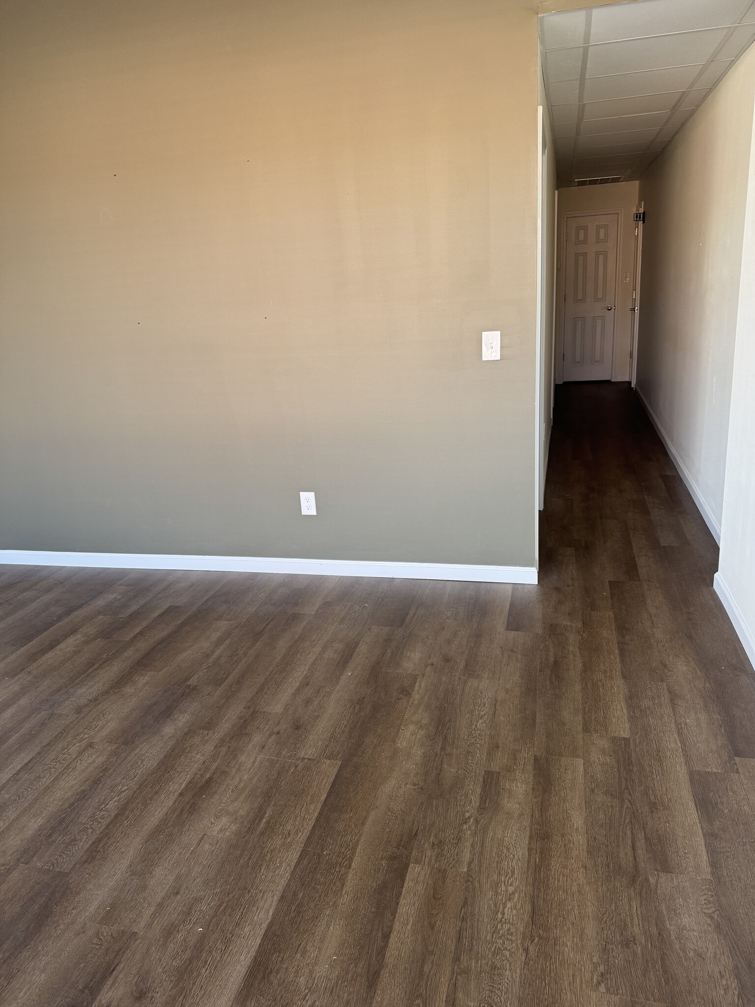 300-312 E Jefferson St, Monroe, NC for lease Interior Photo- Image 1 of 4