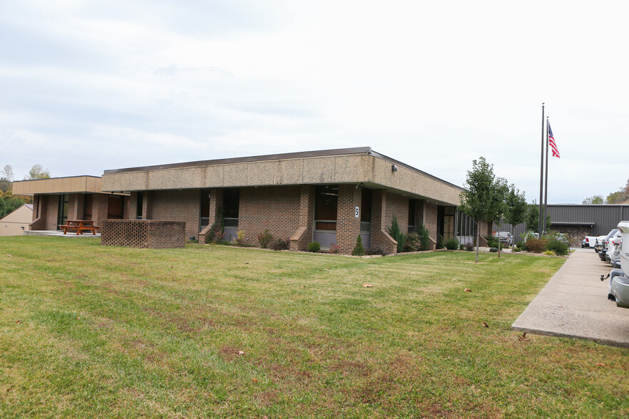 173 Bombardier Way, Bridgeport, WV for lease - Primary Photo - Image 1 of 2