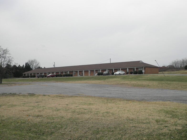 8570 Wards Rd, Rustburg, VA for sale - Building Photo - Image 1 of 1