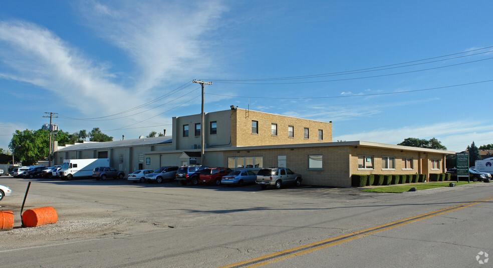 9100 W Plainfield Rd, Brookfield, IL for lease - Building Photo - Image 2 of 30