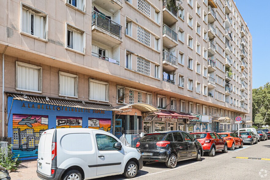 Retail in Marseille for lease - Building Photo - Image 3 of 4