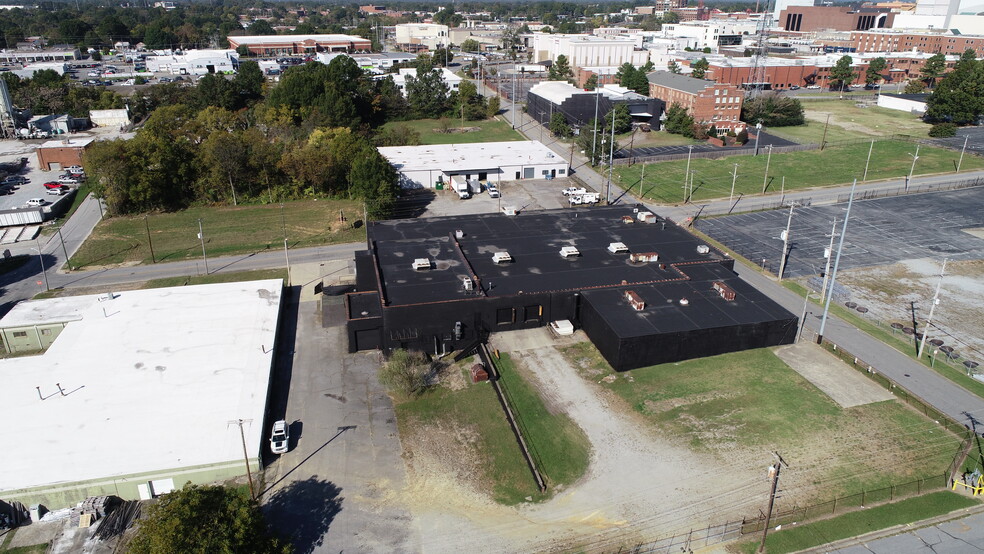 501 S Centennial St, High Point, NC for lease - Building Photo - Image 3 of 8