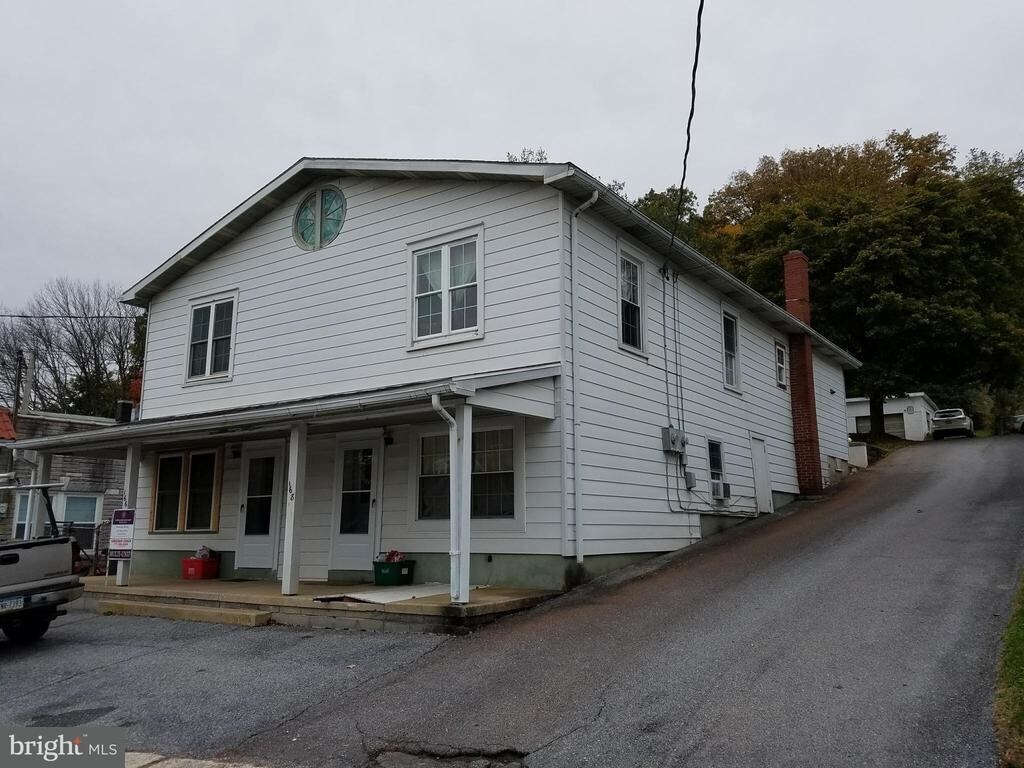 168 W Main St, Adamstown, PA 19501