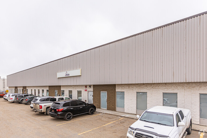 4316 81 St NW, Edmonton, AB for lease - Primary Photo - Image 1 of 3