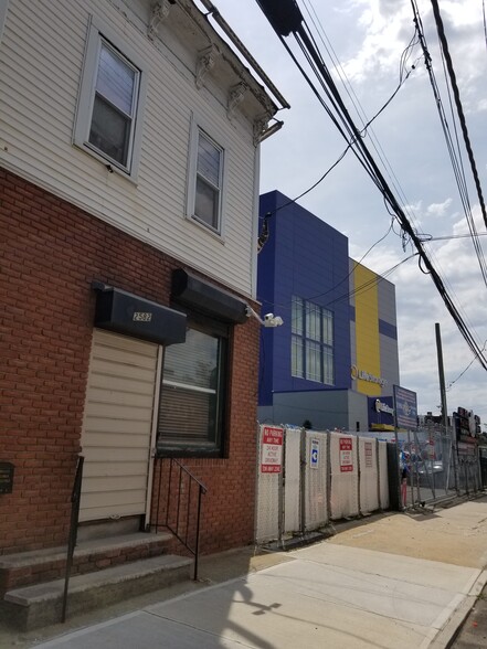 2582 Richmond Ter, Staten Island, NY for lease - Building Photo - Image 1 of 10