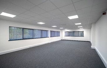 Sarus Ct, Runcorn for lease Interior Photo- Image 2 of 8