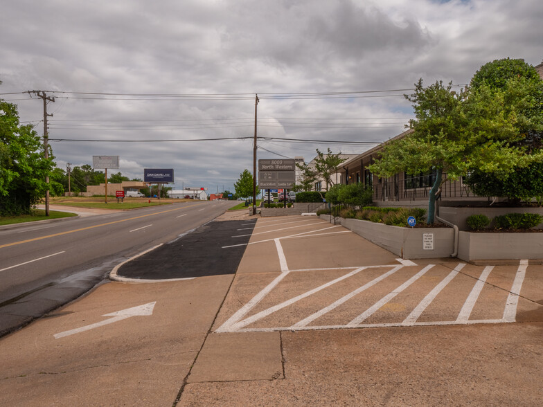 7908 N Western Ave, Oklahoma City, OK for lease - Building Photo - Image 3 of 10