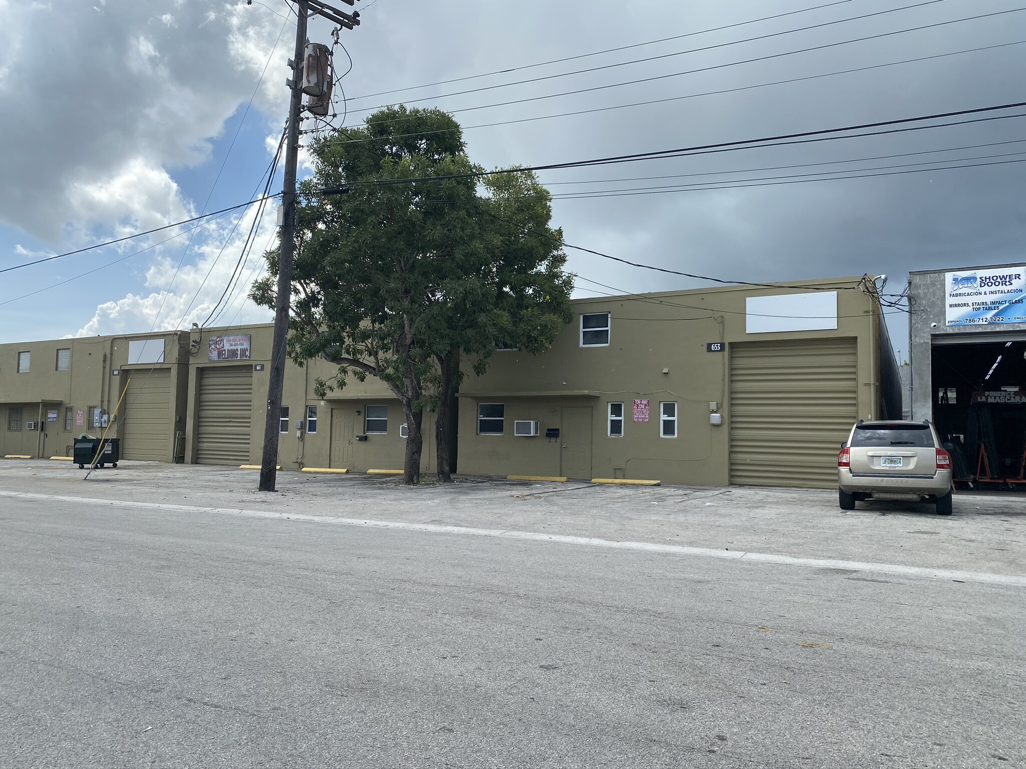 561-569 W 28th St, Hialeah, FL for lease Building Photo- Image 1 of 2