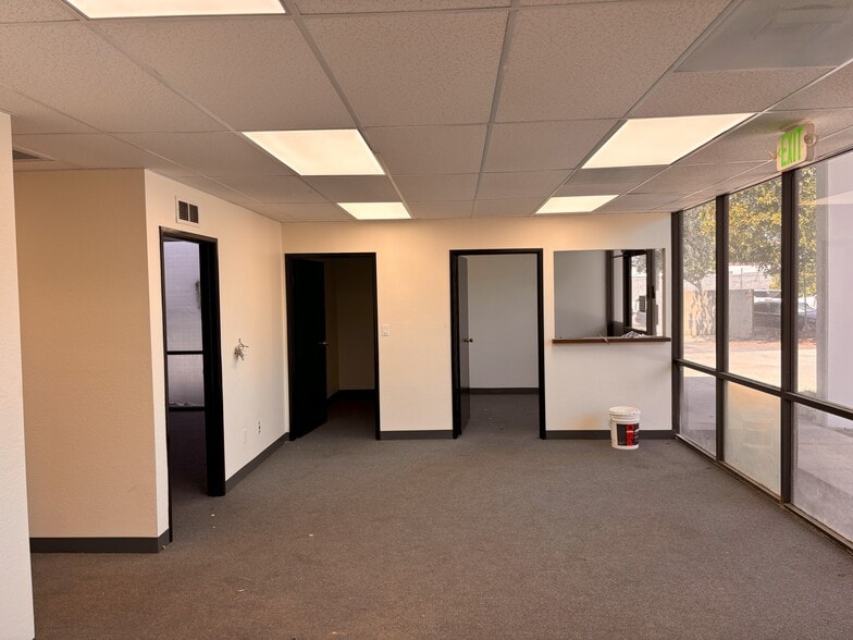 1421 N Daly St, Anaheim, CA for lease - Interior Photo - Image 3 of 6