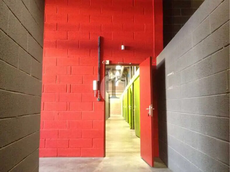 Office in Roubaix for lease - Interior Photo - Image 3 of 4