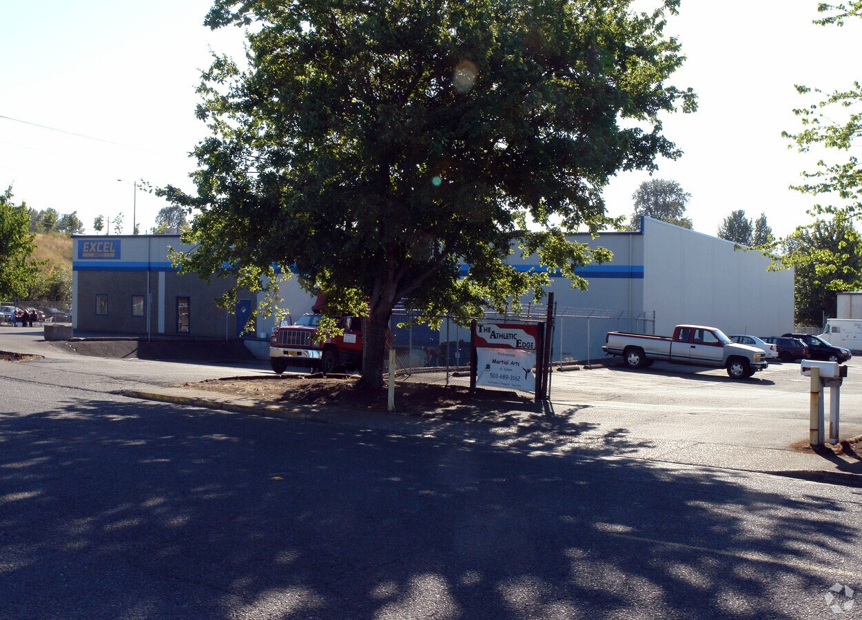 1750 Salem Industrial Dr NE, Salem, OR 97301