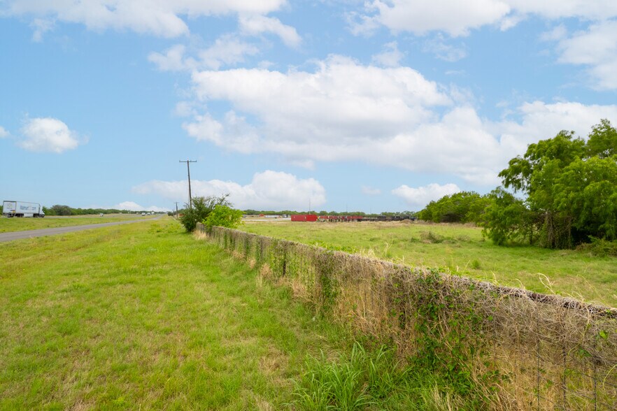 14604 Interstate 35, Moore, TX 78057 Land for Sale
