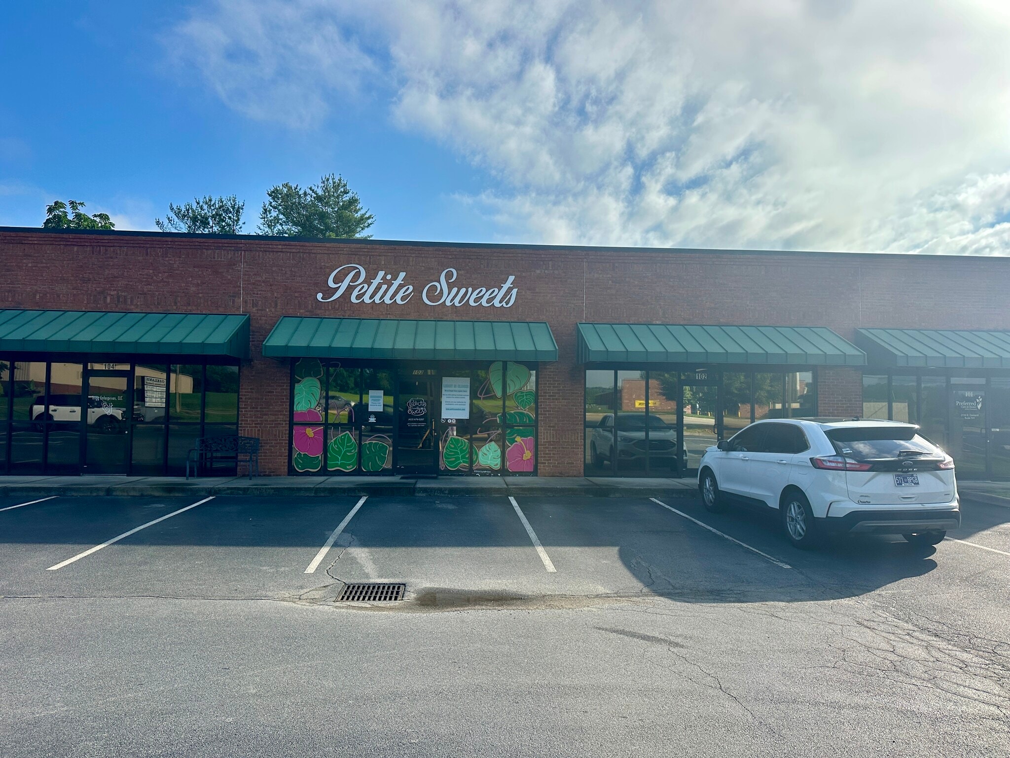 2726 E Oakland Ave, Johnson City, TN for lease Building Photo- Image 1 of 3