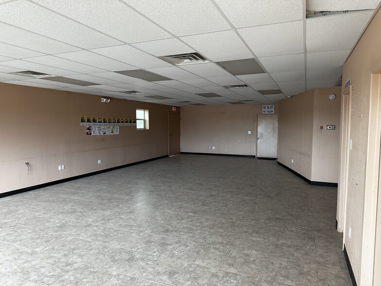 1161 TX-83, Denver City, TX for lease - Interior Photo - Image 3 of 12