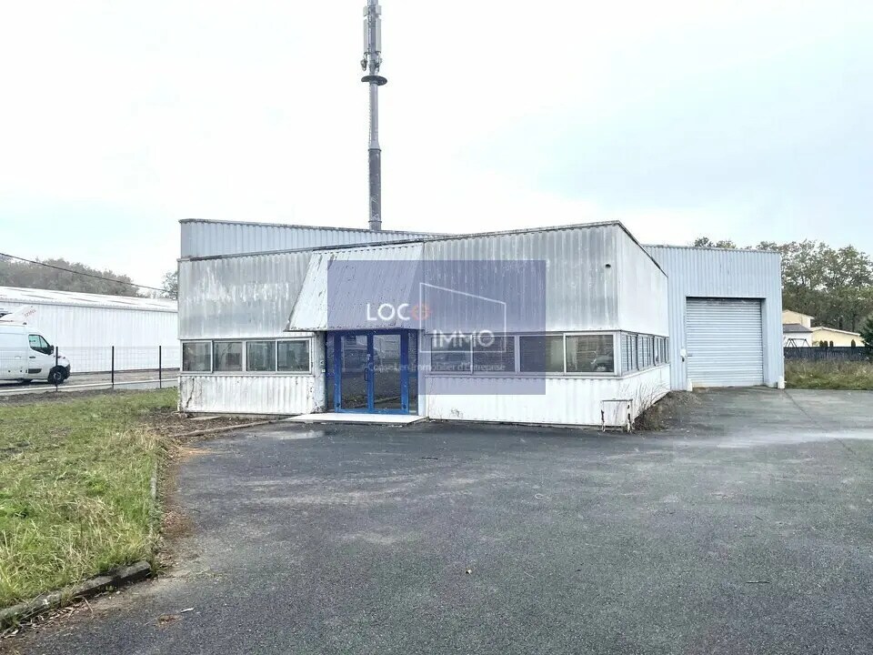 Flex in Carbon-Blanc for lease Building Photo- Image 1 of 10