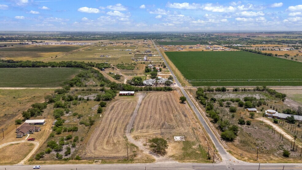 149 Co 679 rd, Natalia, TX for sale - Building Photo - Image 3 of 19