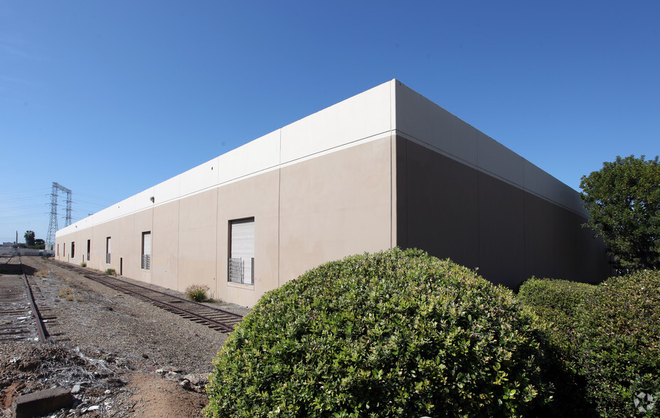 300 W 28th St, National City, CA for lease - Building Photo - Image 3 of 4