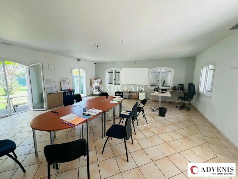 Office in VILLENAVE-D'ORNON for sale - Building Photo - Image 3 of 12
