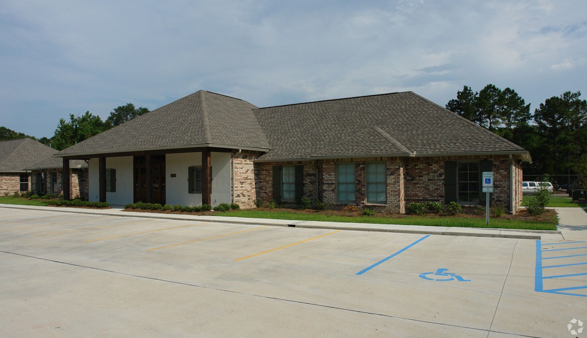 2798 O'Neal Ln, Baton Rouge, LA 70816