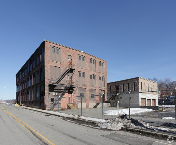 35 Armory St, Worcester, MA for lease - Building Photo - Image 1 of 2