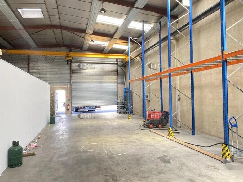 Flex in Genas for lease - Building Photo - Image 1 of 12