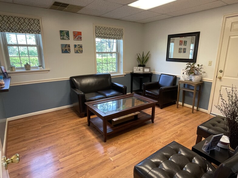 2120 Ivy Rd, Charlottesville, VA for lease - Lobby - Image 3 of 11