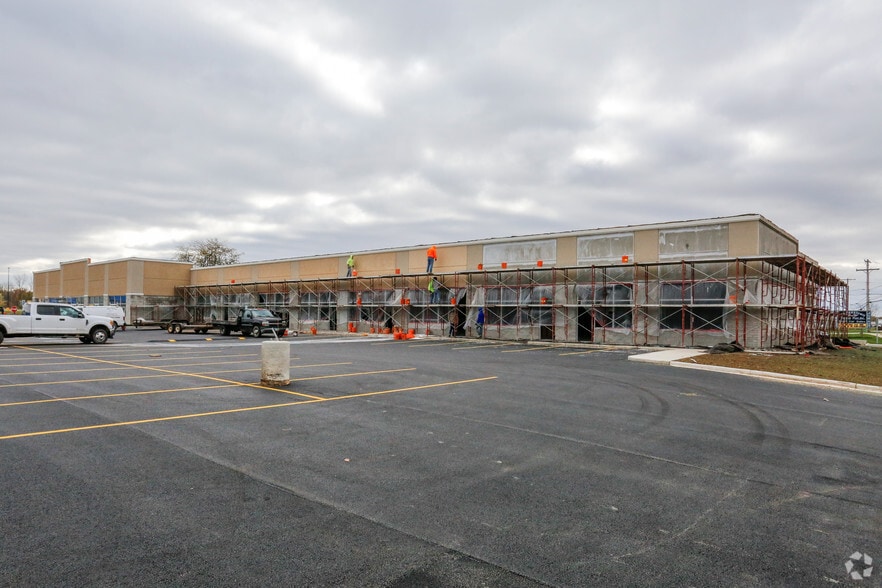 2303-2321 S Main St, Bellefontaine, OH for sale - Primary Photo - Image 1 of 1