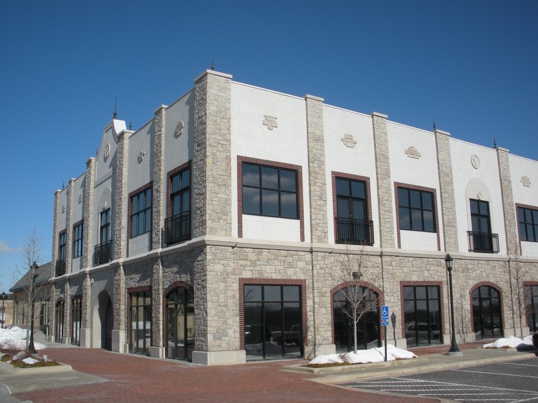 6300 N Revere Dr, Kansas City, MO for lease - Building Photo - Image 1 of 7