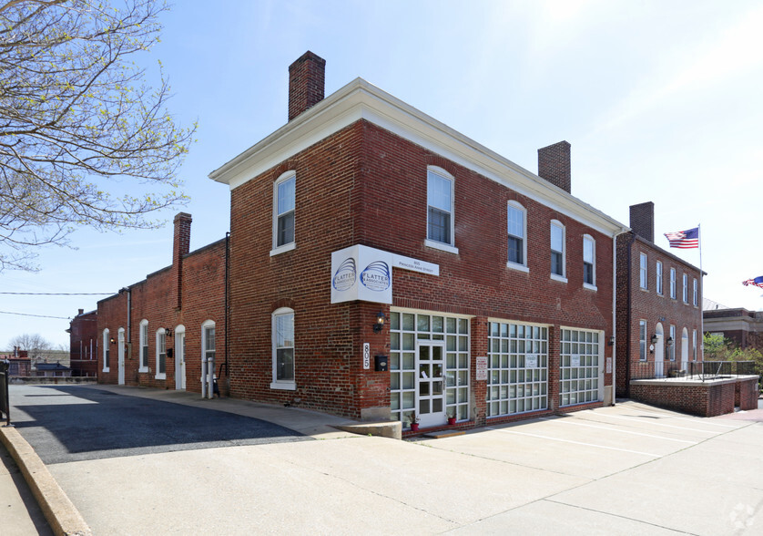 805 Princess Anne St, Fredericksburg, VA for lease - Building Photo - Image 2 of 16