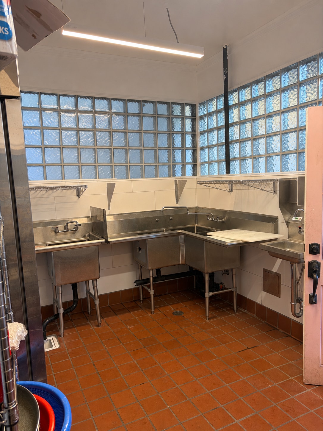 11128 Ventura Blvd, Studio City, CA for lease Interior Photo- Image 1 of 7